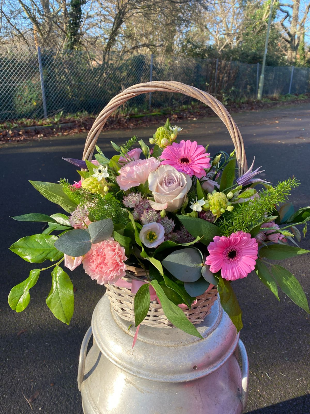 A Touch of Pink Basket Product Image